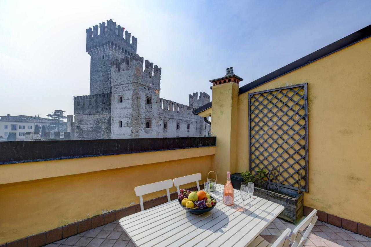 Sunset Apartment Home & Terrace Сирмионе Экстерьер фото