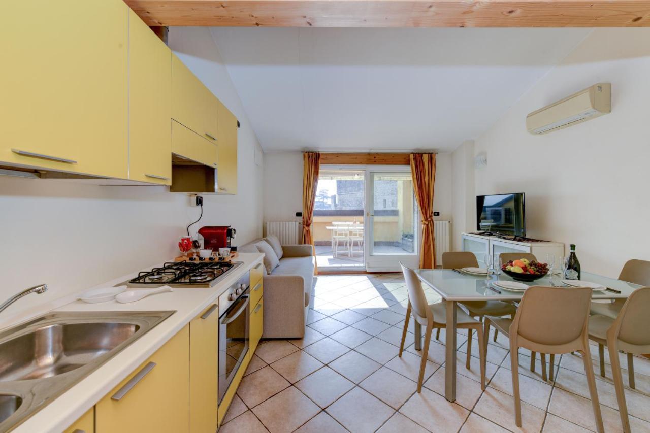 Sunset Apartment Home & Terrace Сирмионе Экстерьер фото