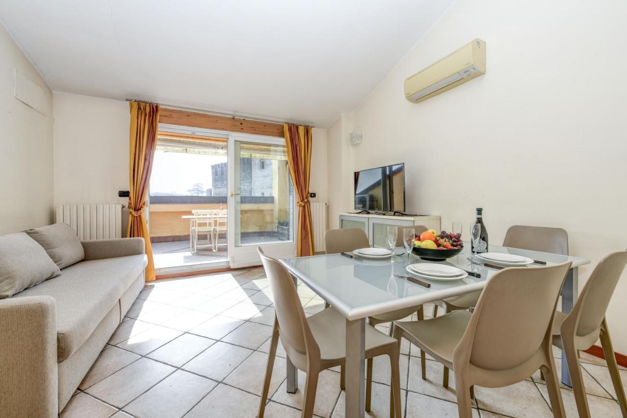 Sunset Apartment Home & Terrace Сирмионе Экстерьер фото